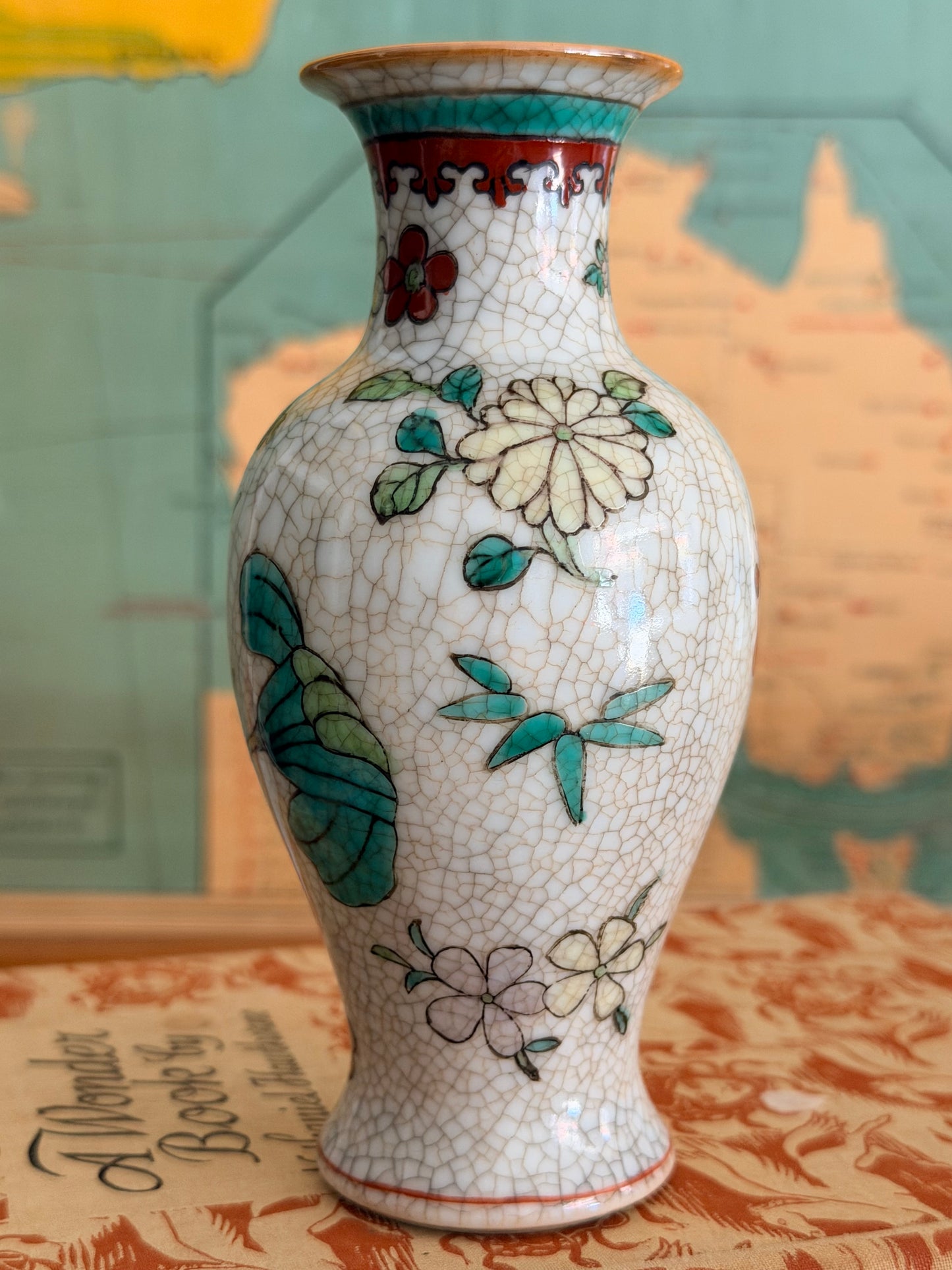 Chinoiserie vase