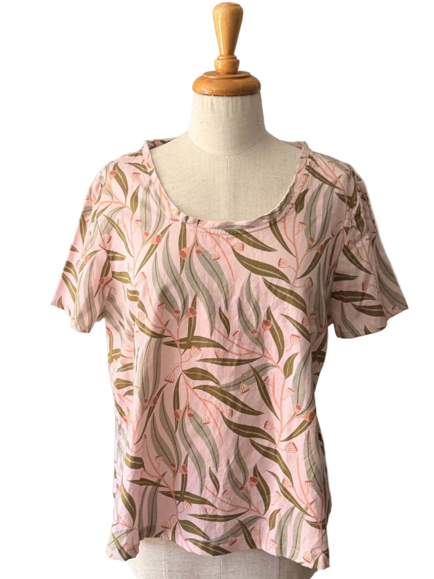jamie top pink gum leaf