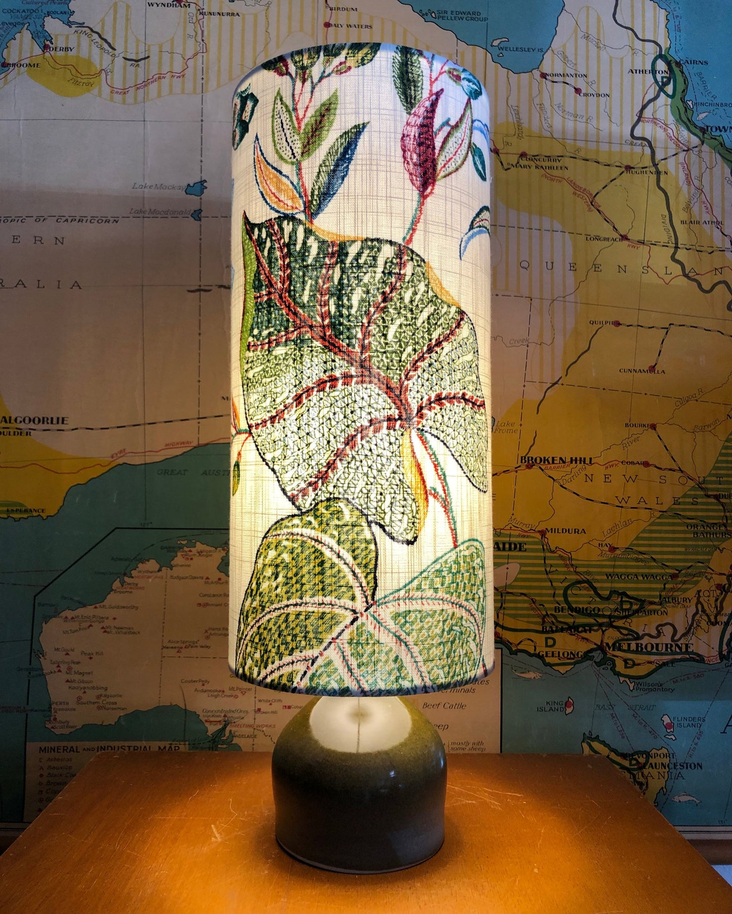 AJ lamp khaki embroidered garden