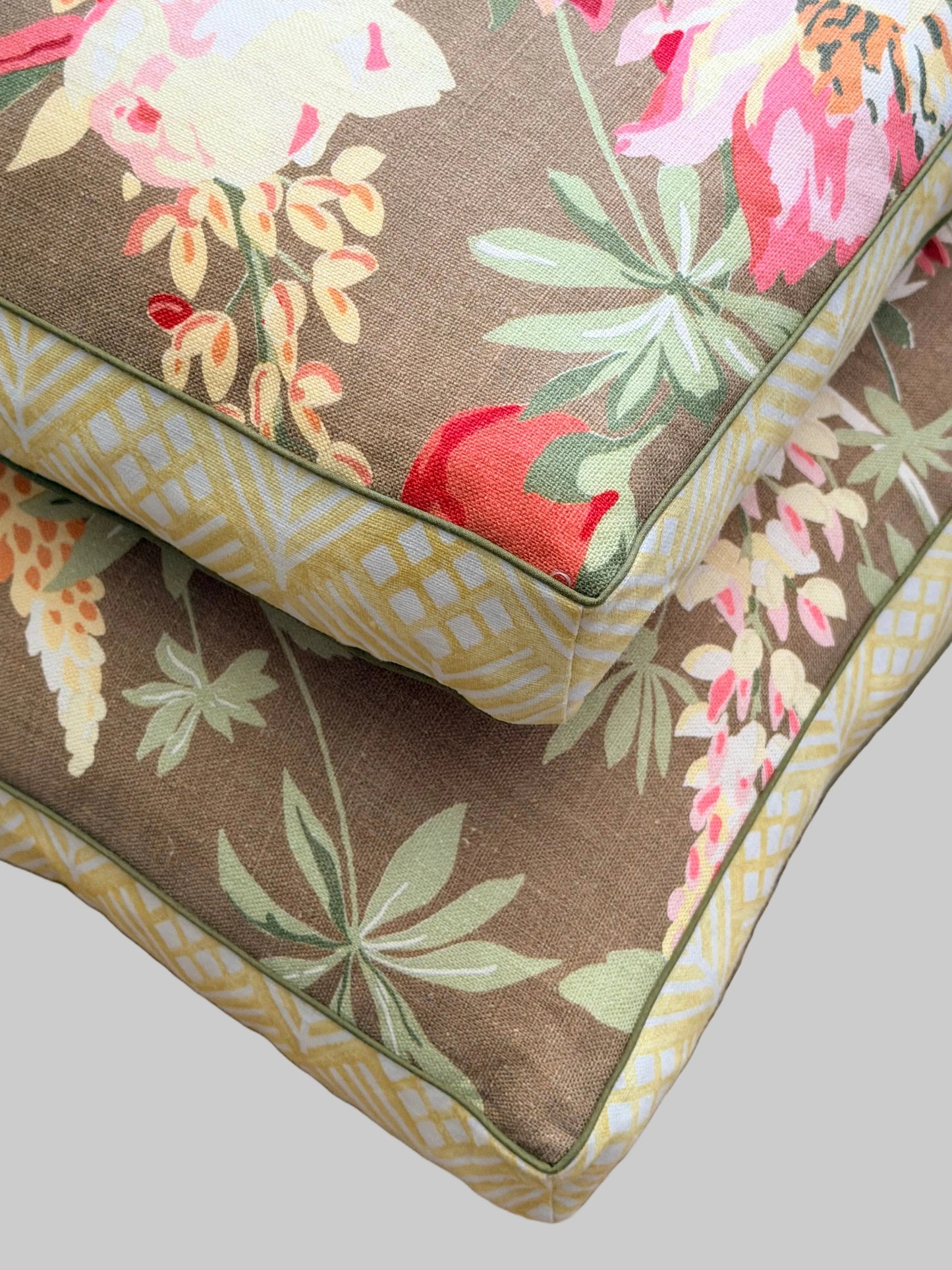 close u walled cushion