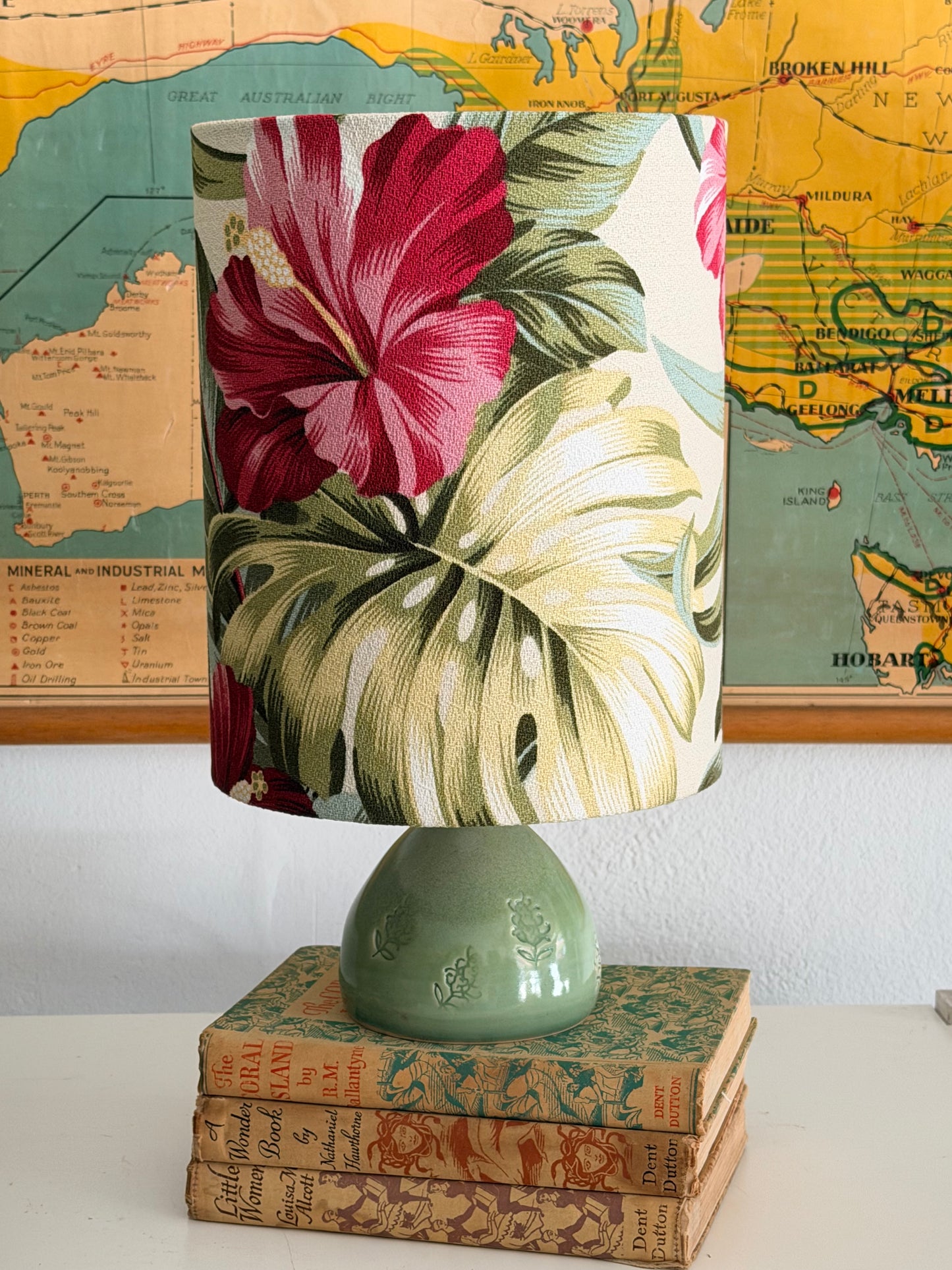 Tropical hibiscus aj lamp
