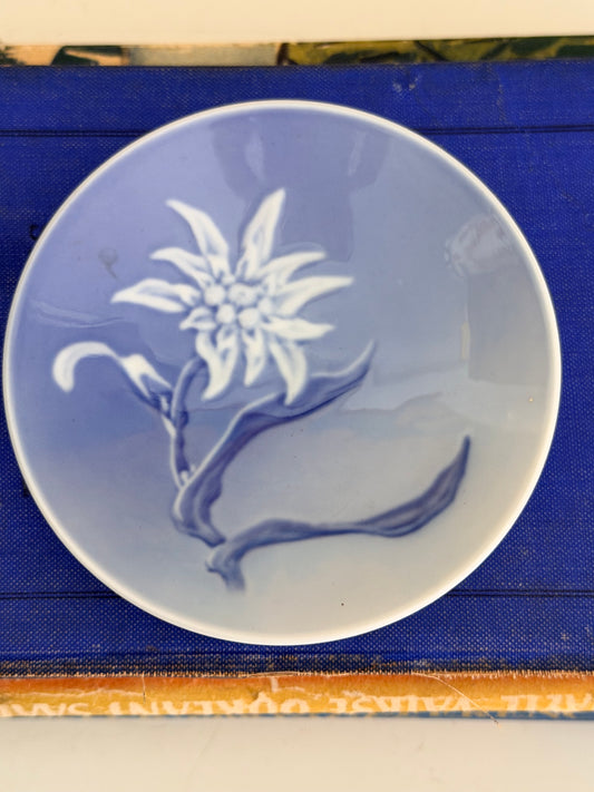 Royal Copenhagen pin dish