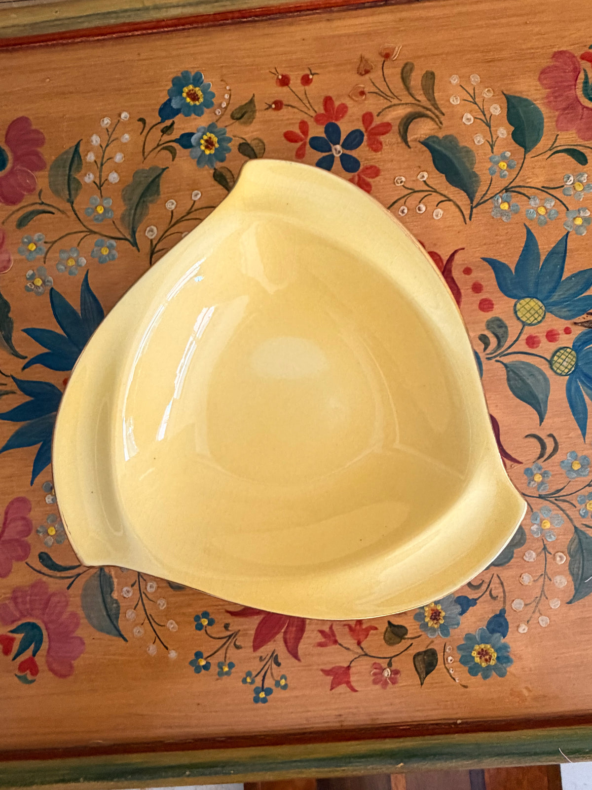 Butter Yellow Minton Plates | Pair
