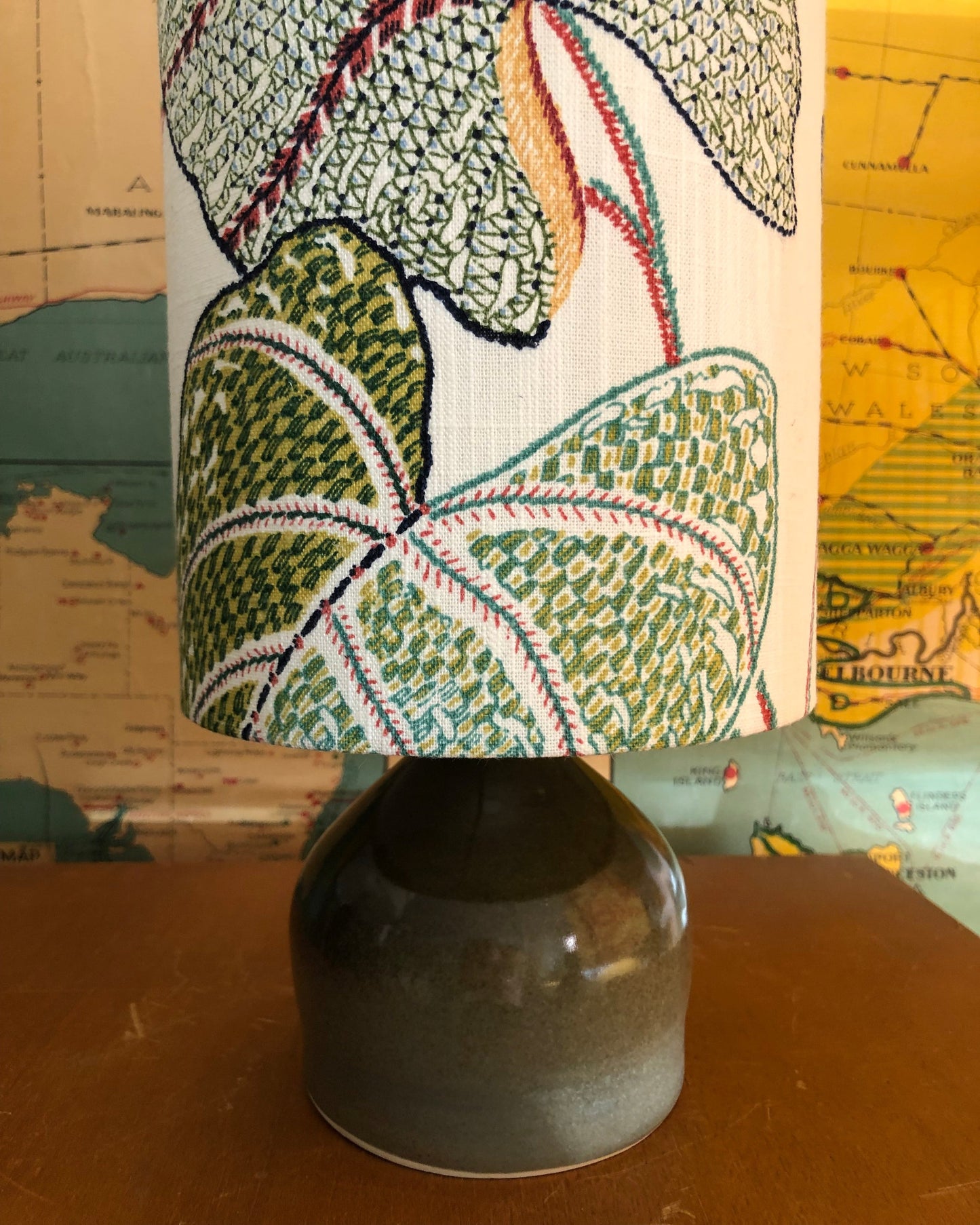 AJ lamp khaki embroidered garden