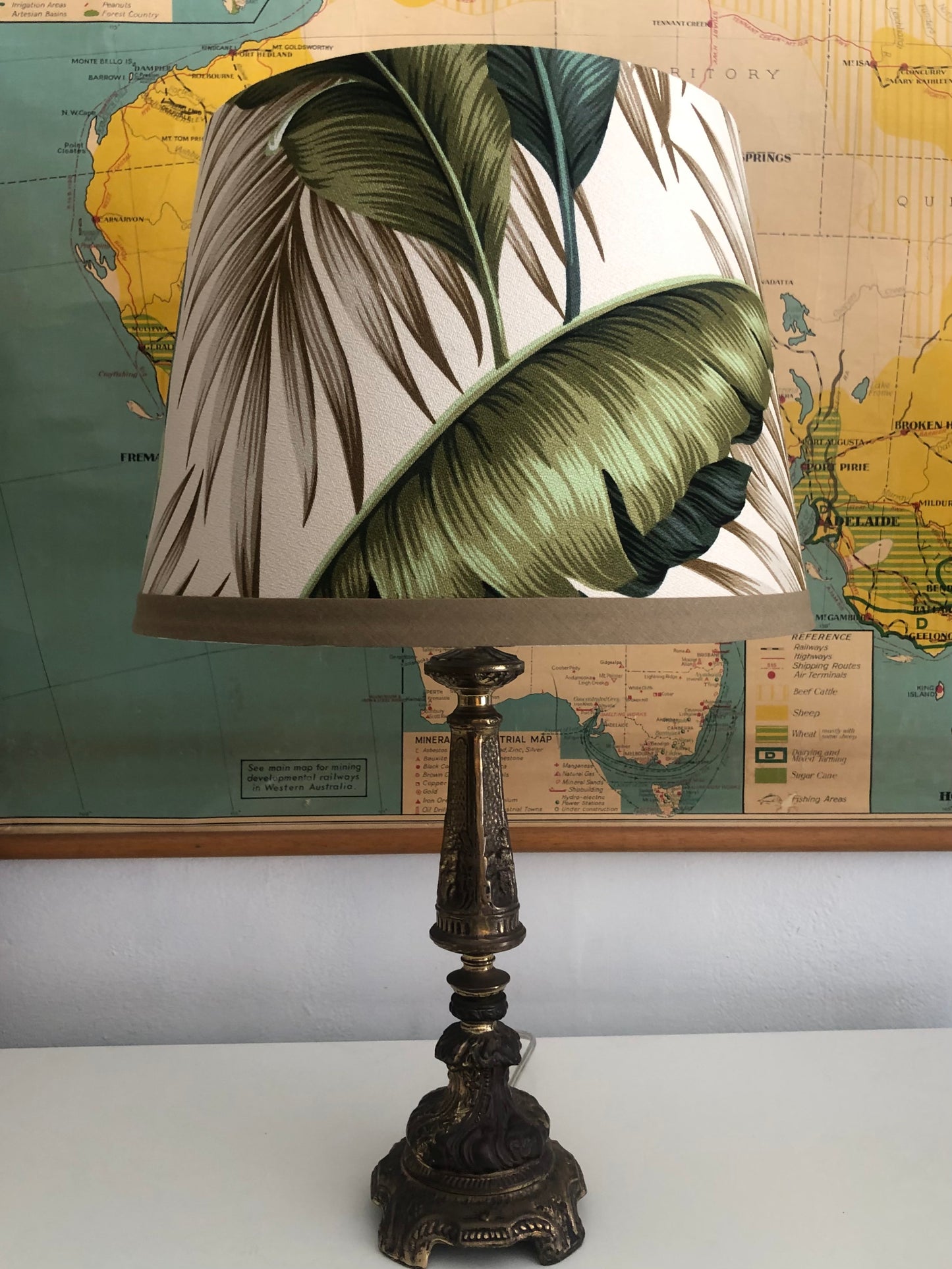 Empire banana leaf shade