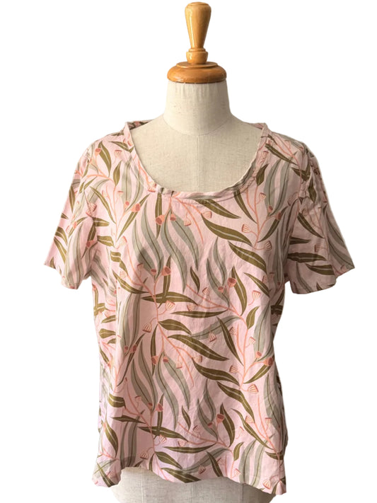 jamie top pink gum leaf