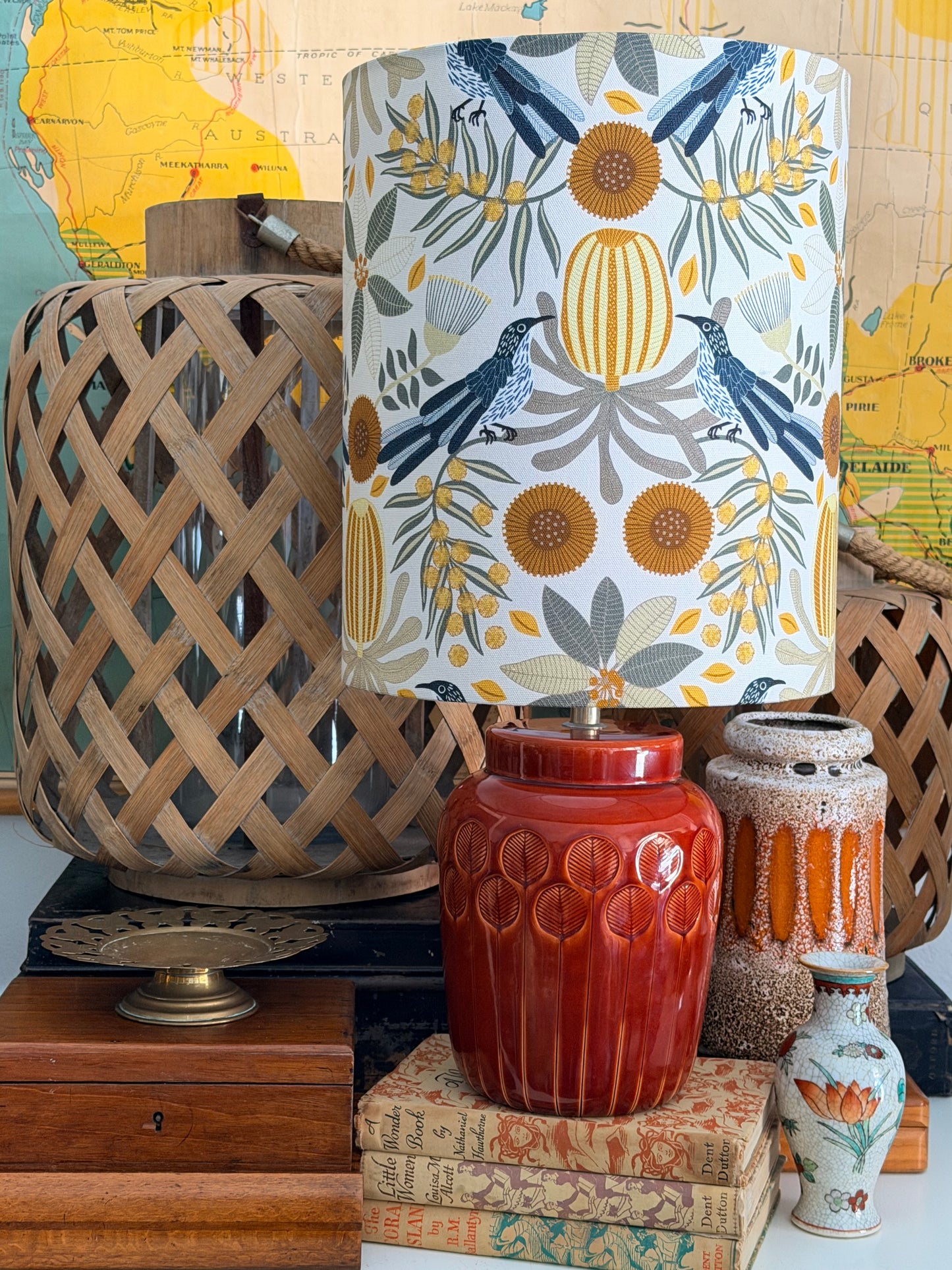 Wattle bird lamp